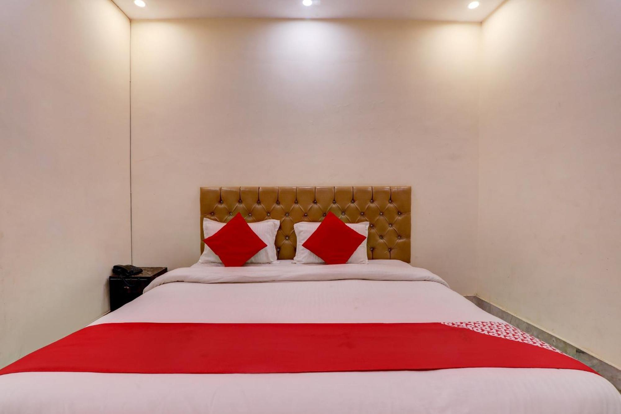 Hotel O Moon Palace Near Sahara Ganj Mall Lucknow Bagian luar foto